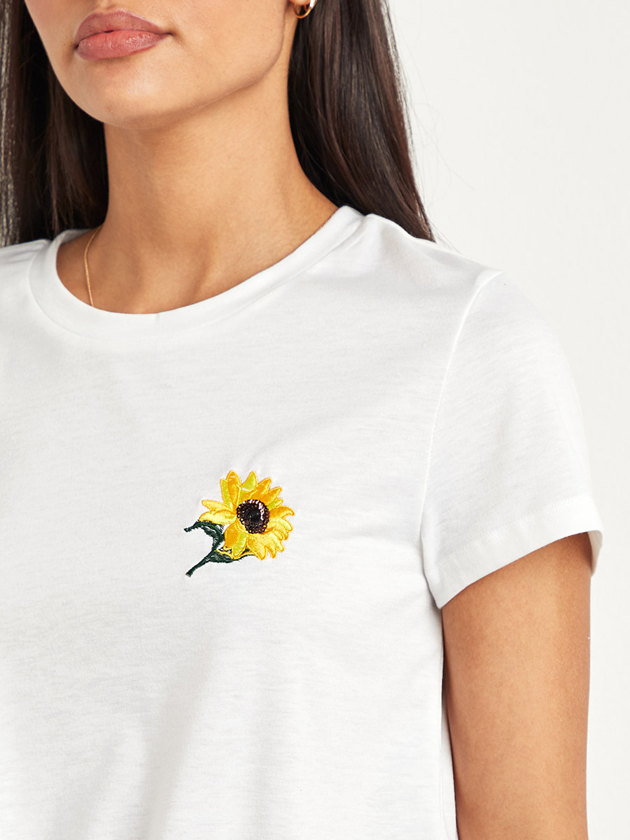 Tie Hem Embroidered Sunflower Detail T-shirt For Women at Saudi