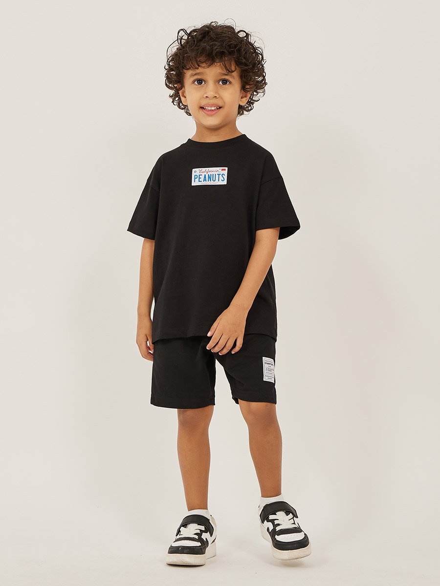 Badge Detail Drawstring Waist Shorts with Side and Back Pockets