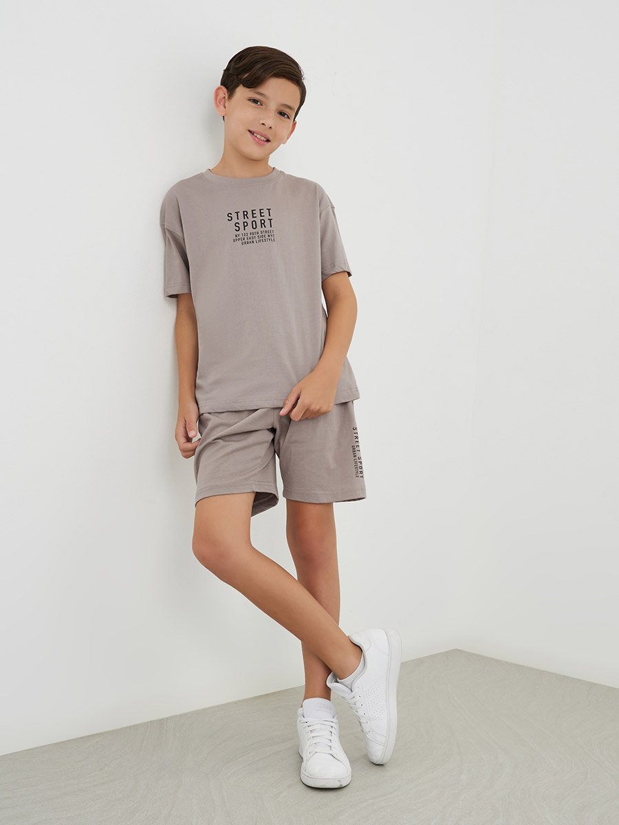 Boys Typography Print Oversized T-Shirt and Shorts Set 
