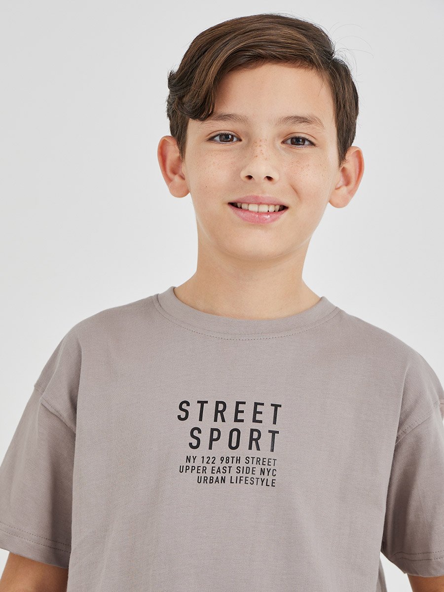 Boys Typography Print Oversized T-Shirt and Shorts Set 