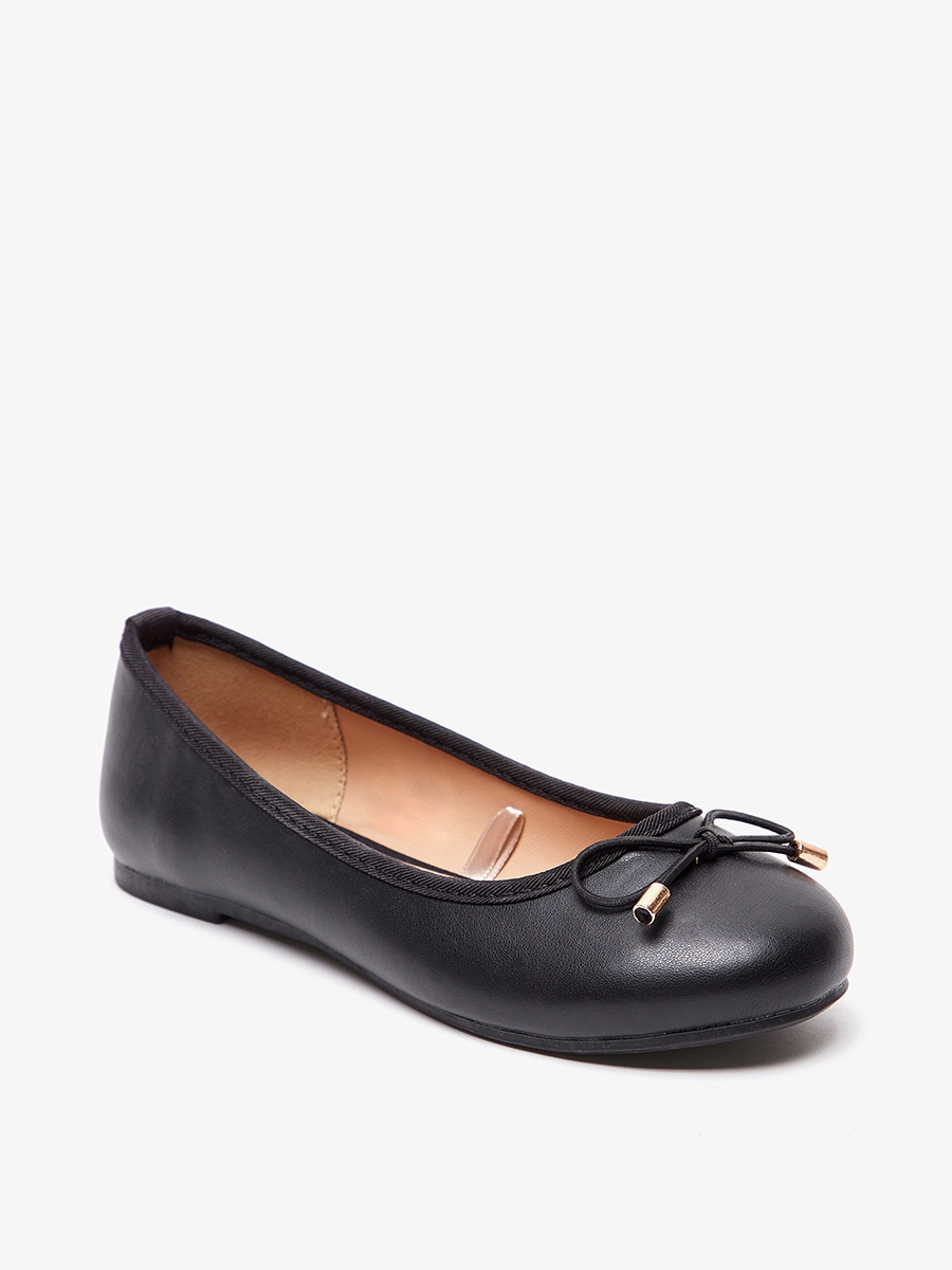 Solid Slip-On Round Toe Ballerina Shoes with Cushioning