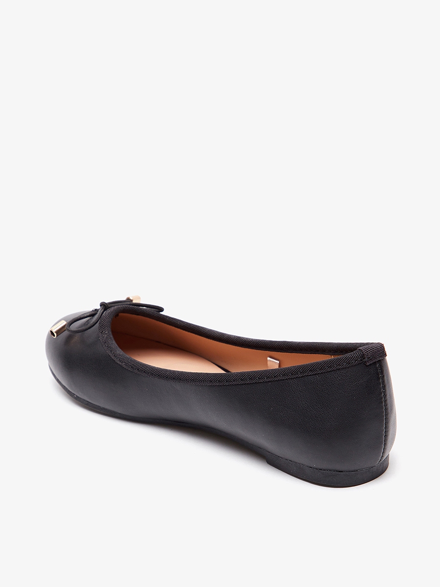 Solid Slip-On Round Toe Ballerina Shoes with Cushioning