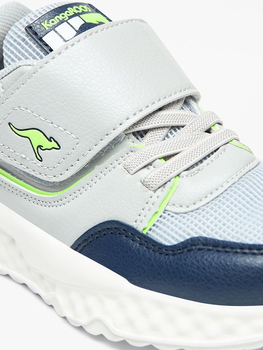 Colourblock Sports Shoes with Hook and Loop Closure