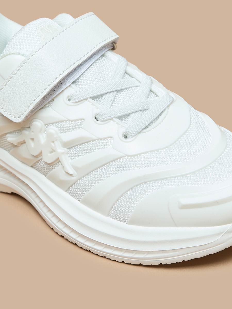 Textured Sports Shoes with Hook and Loop Closure