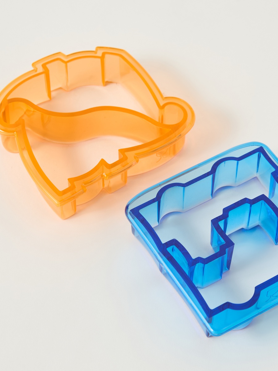 2-Piece Puzzle and Star Sandwich Cutter Set