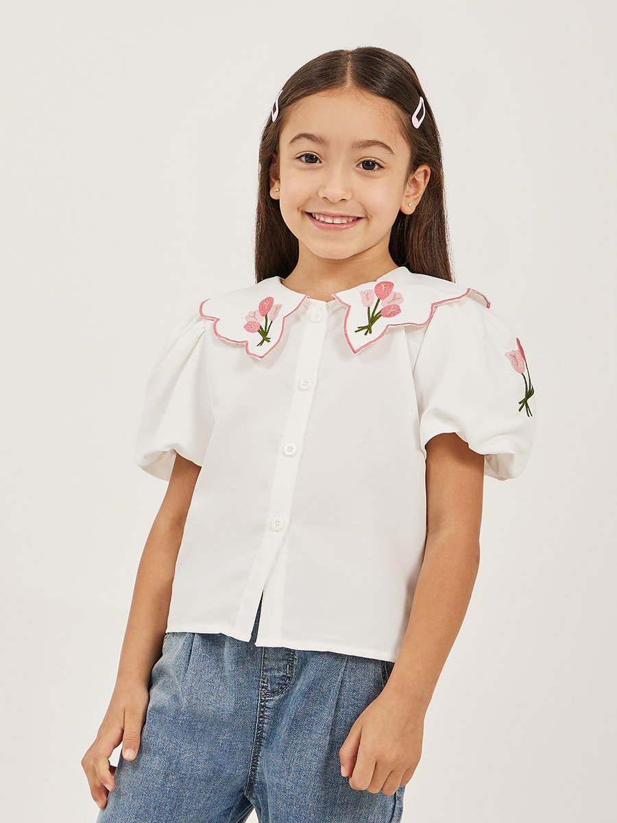 Embroidered Peter Pan Collar Buttoned Top