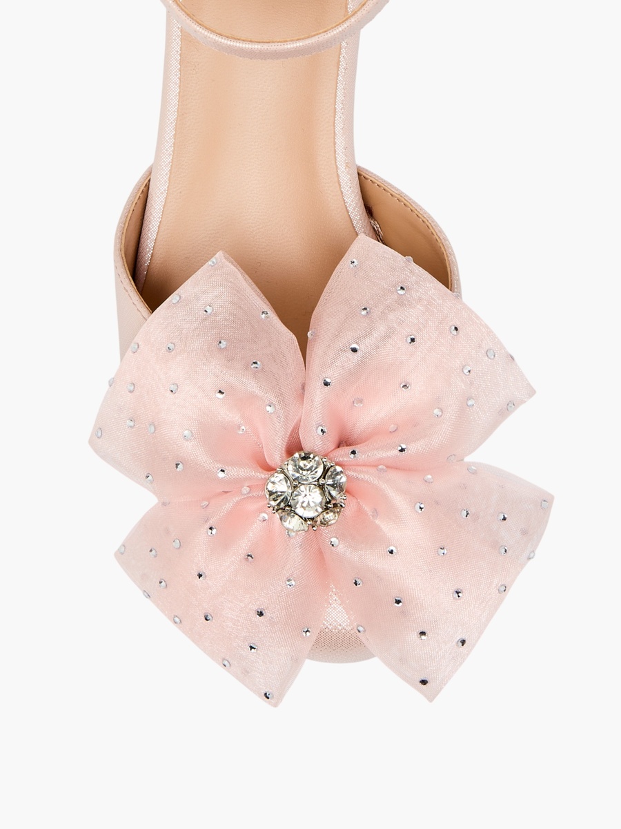 Flower Applique Block Heel Shoes with Hook and Loop Closure