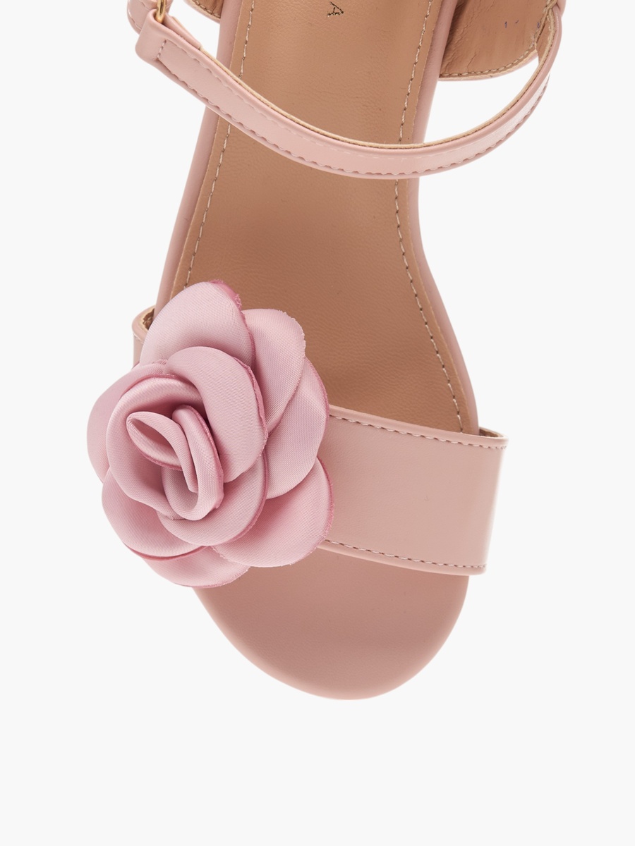 Flower Applique Sandals with Hook and Loop Closure