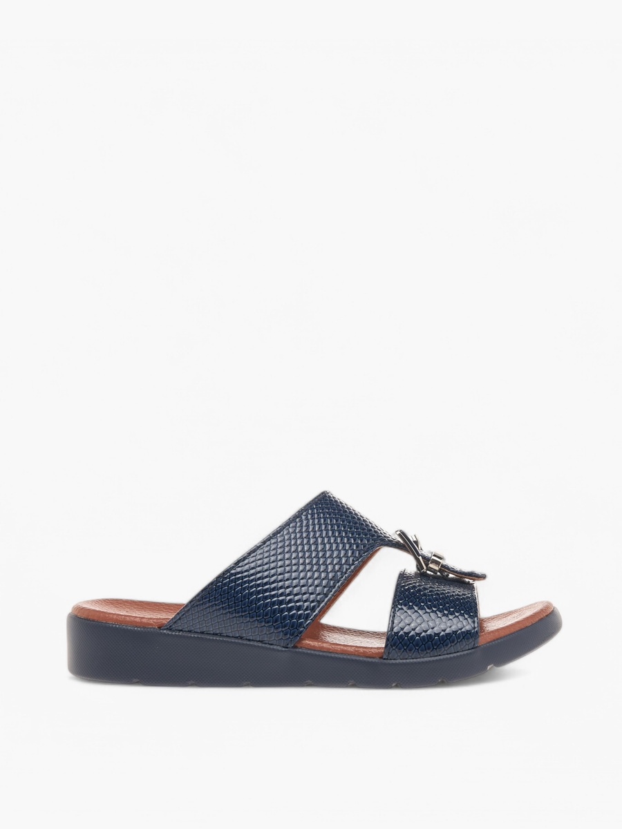 Animal Textured Slip-On Arabic Sandals with Buckle Accent