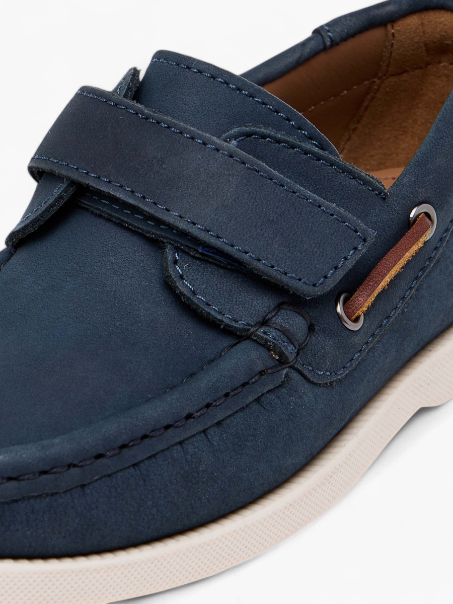 Solid Slip-On Mocassins