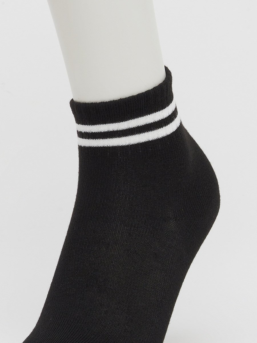 مجموعة من 5 جوارب مخططة بطول الكاحل
