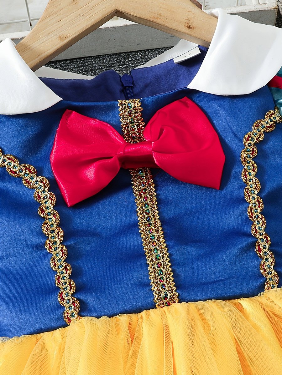 Snow White Short Sleeve Knee Length Dress