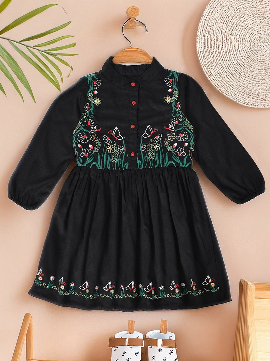 Floral Embroidered Buttoned Knee-Length Dress