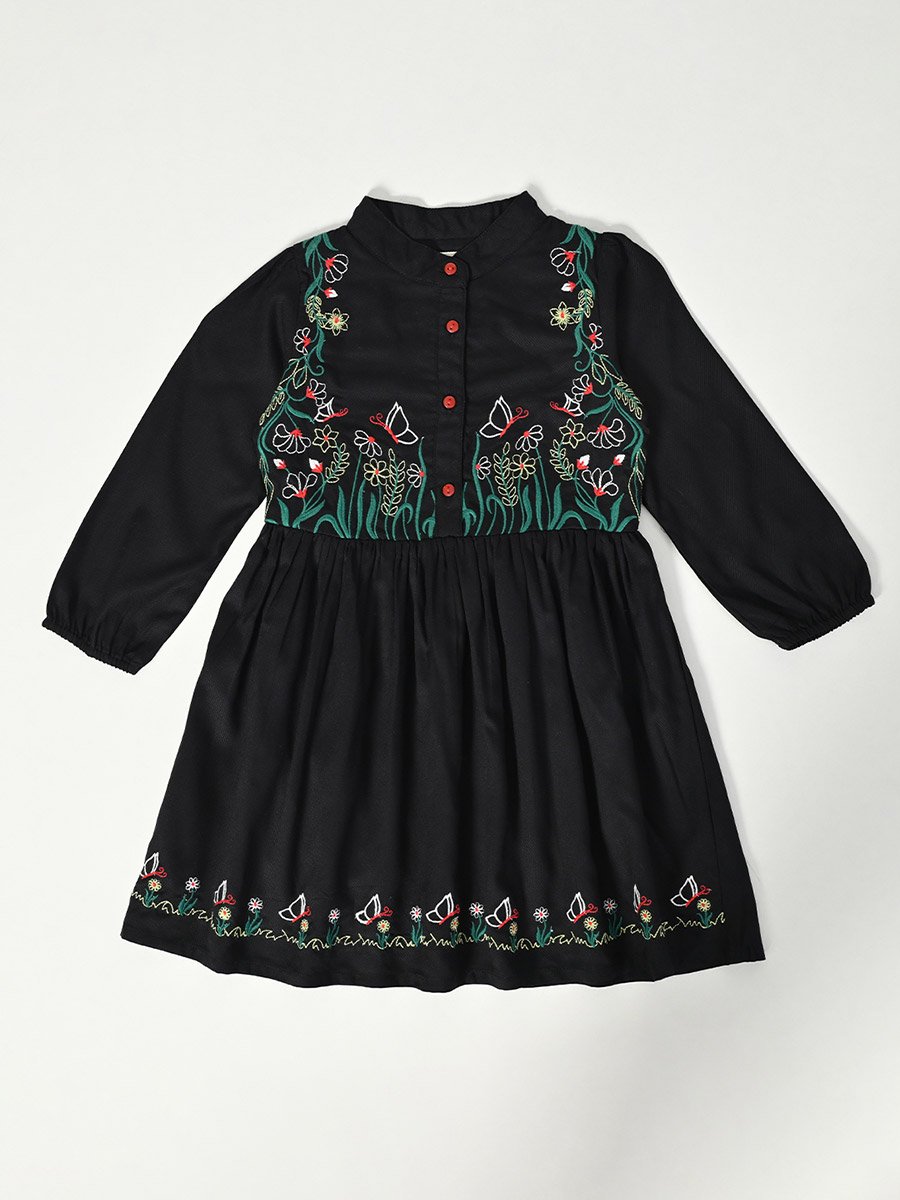 Floral Embroidered Buttoned Knee-Length Dress
