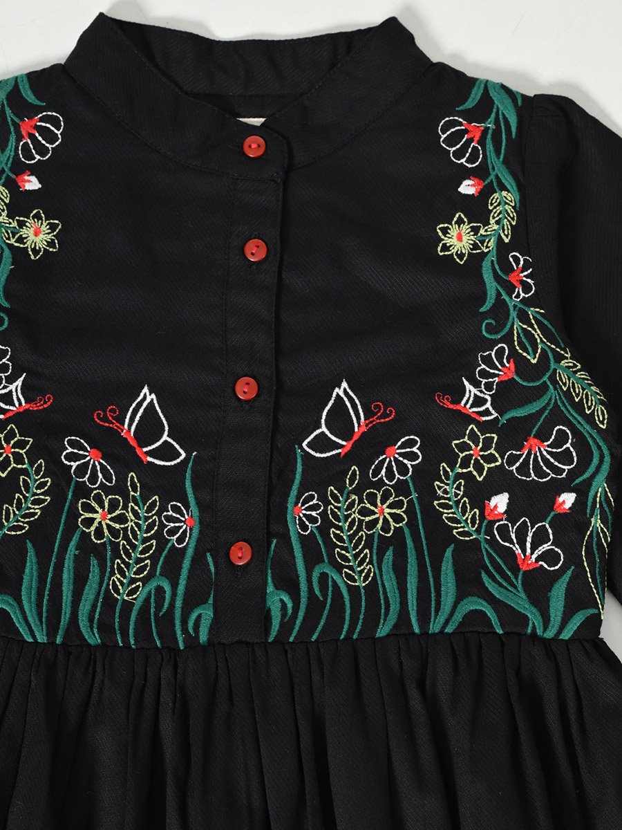 Floral Embroidered Buttoned Knee-Length Dress
