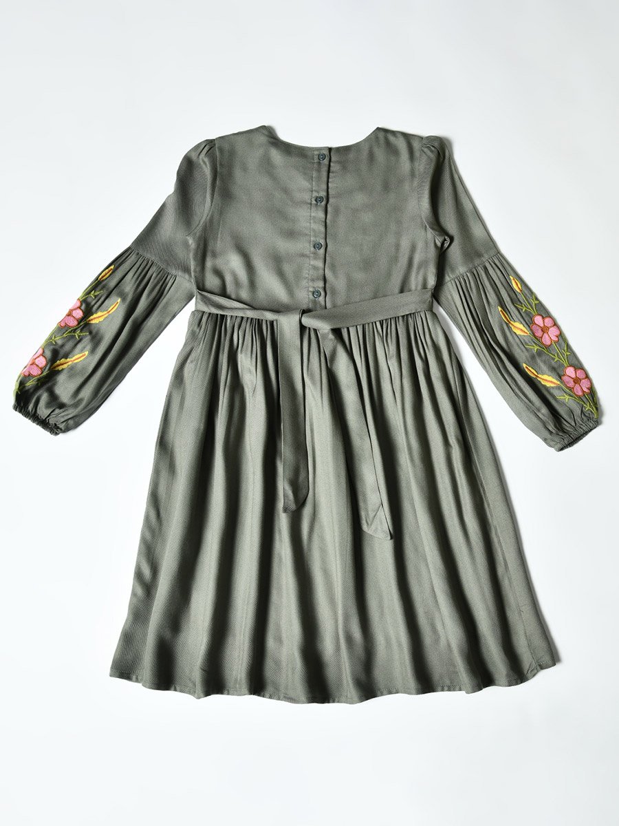 Floral Embroidered Round Neck Knee-Length Dress