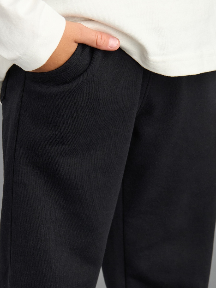 Printed Fade Resistant Jog Pants with Pockets and Drawstring Closure