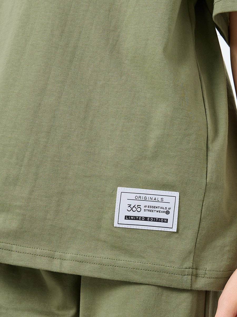 Teens Green T-Shirt and Badge Detail Joggers Set