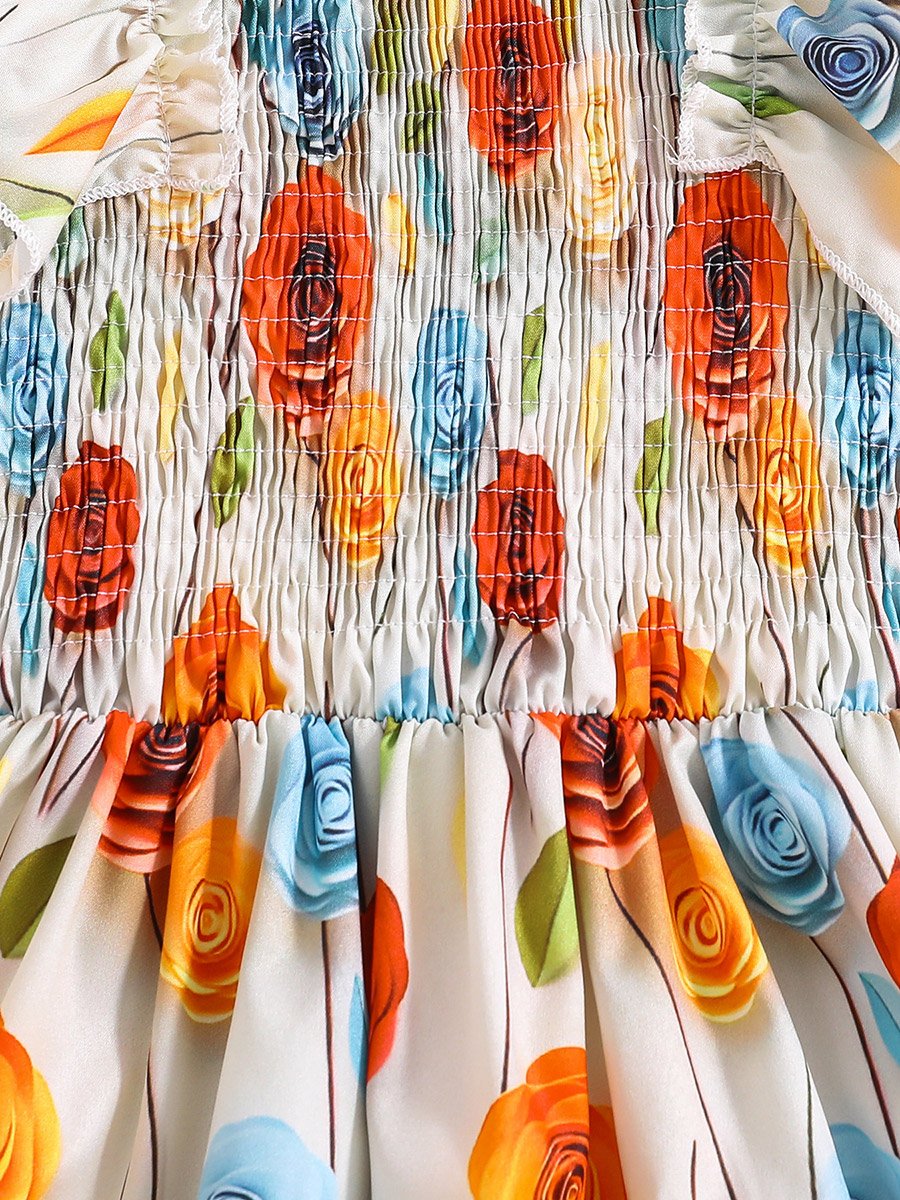 فستان بطبعة زهور وأكمام كشكش
