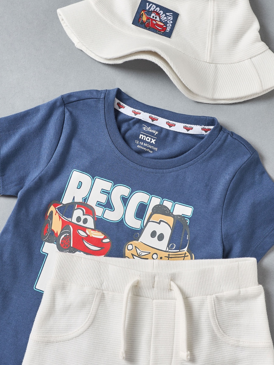 طقم تيشيرت وشورت قطن بطبعات مع قبعة