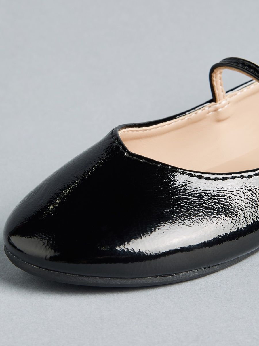 Textured Ballerina Shoes with Buckle Closure