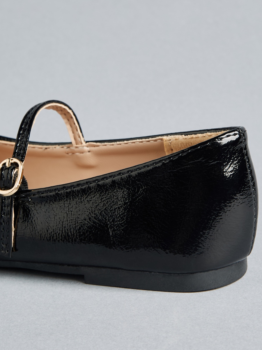 Textured Ballerina Shoes with Buckle Closure