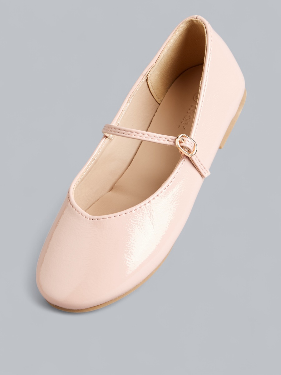 Textured Ballerina Shoes with Buckle Closure