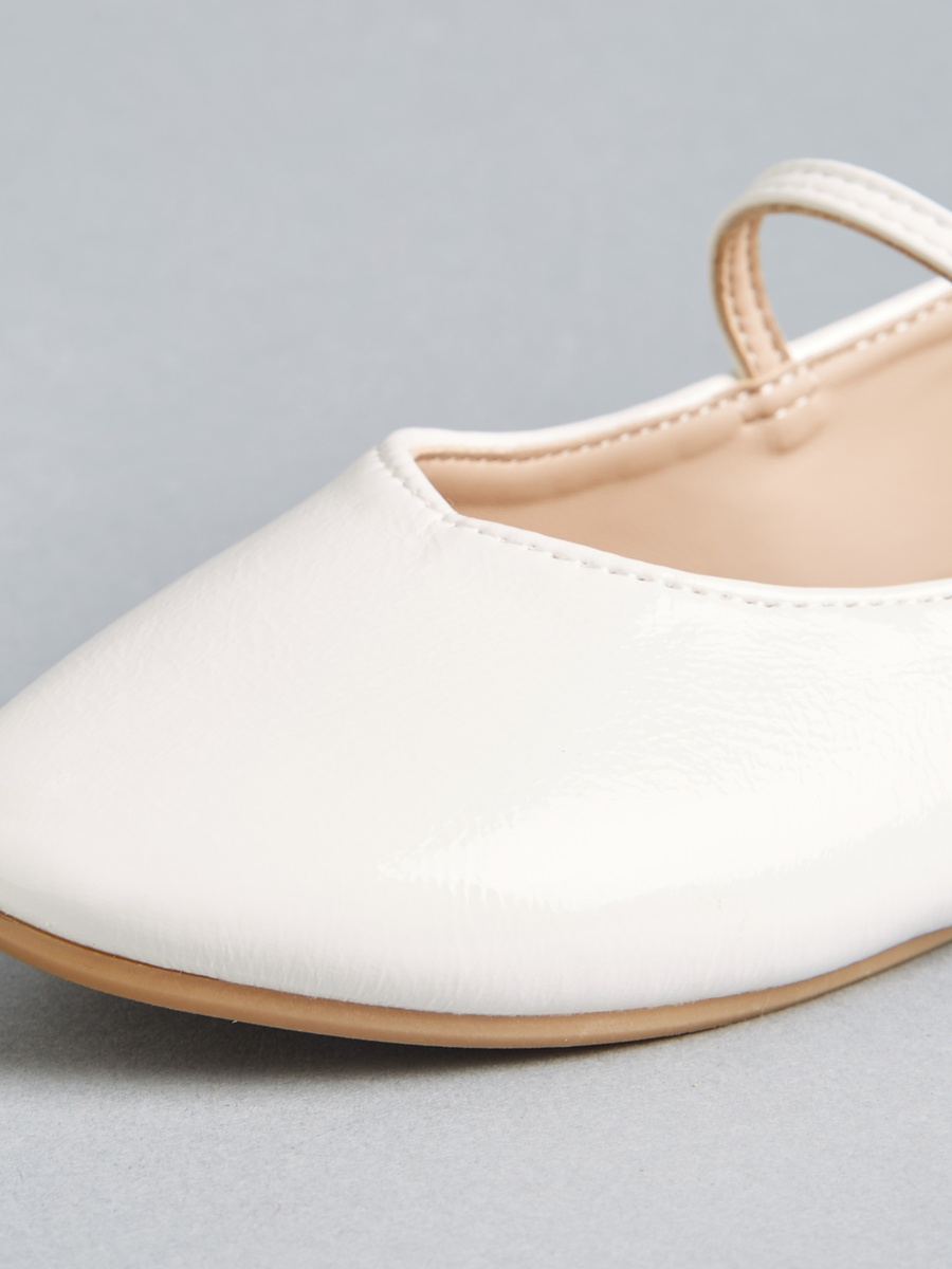 Textured Ballerina Shoes with Buckle Closure