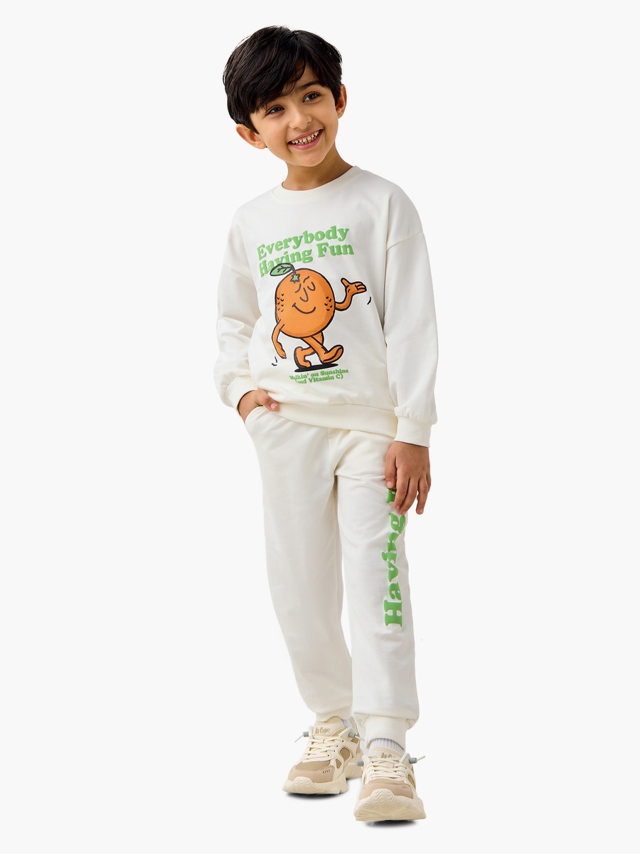 Graphic Print Sweatshirt with Long Sleeves