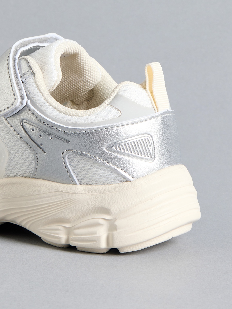 Panelled Sports Shoes with Hook and Loop Closure