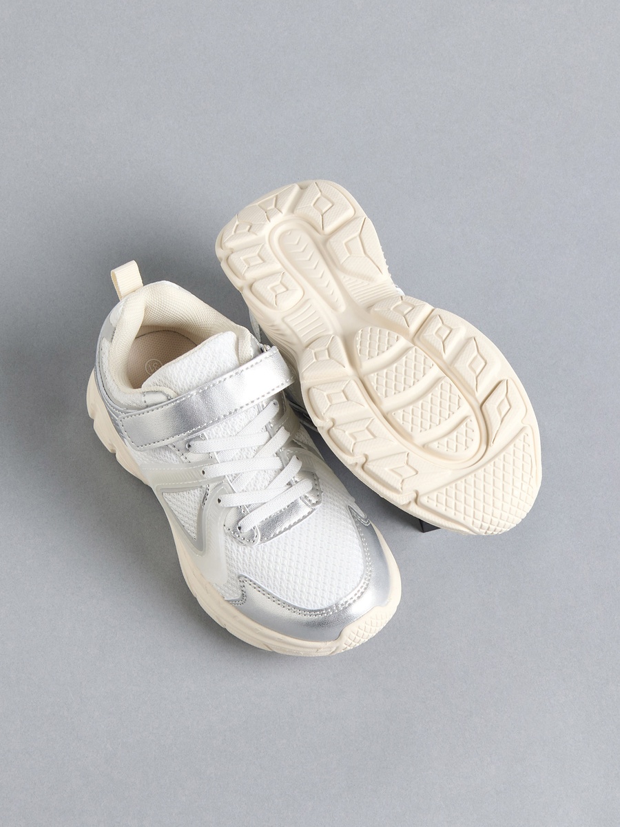 Panelled Sports Shoes with Hook and Loop Closure