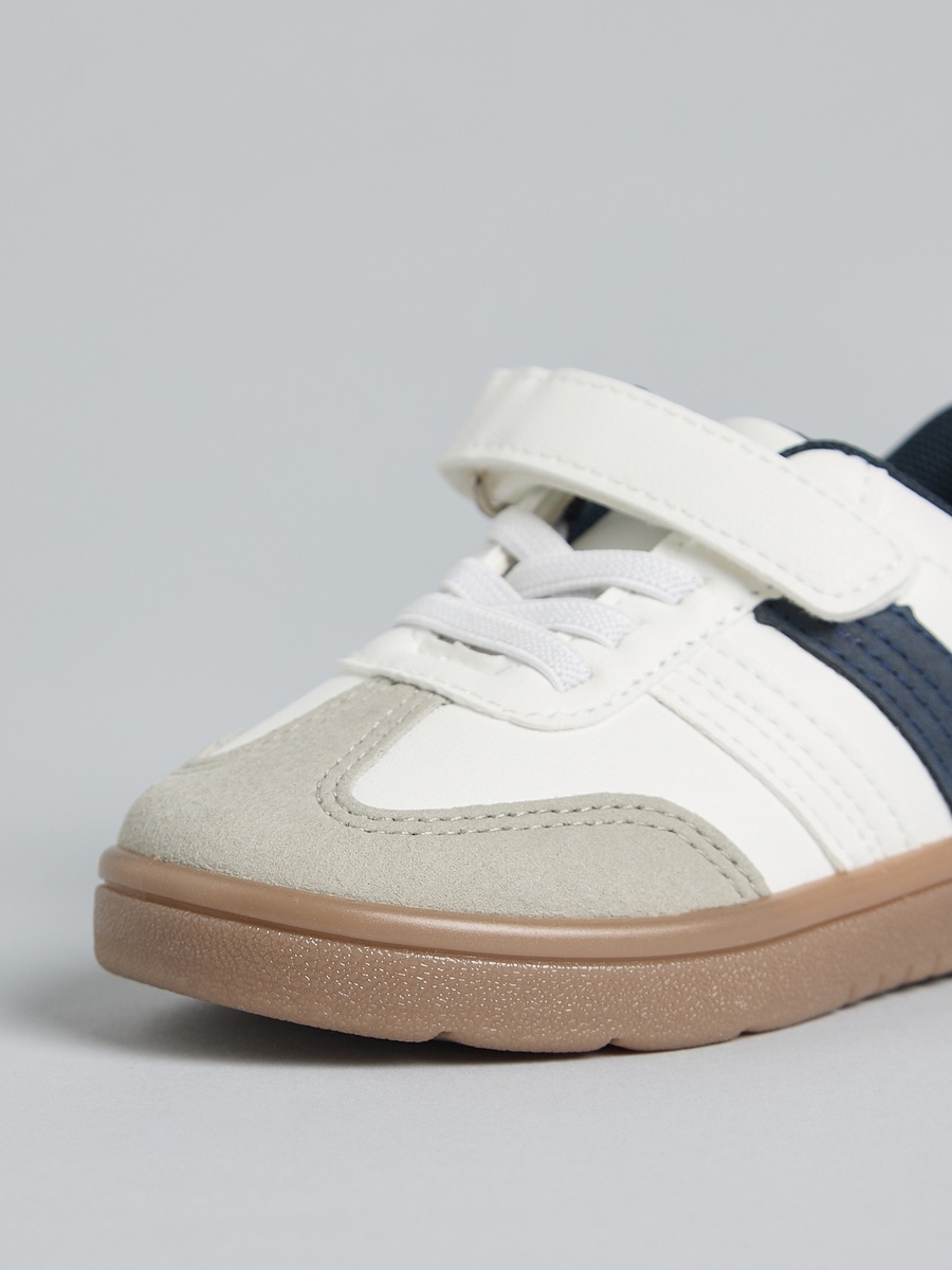 Panelled Sports Shoes with Hook and Loop Closure
