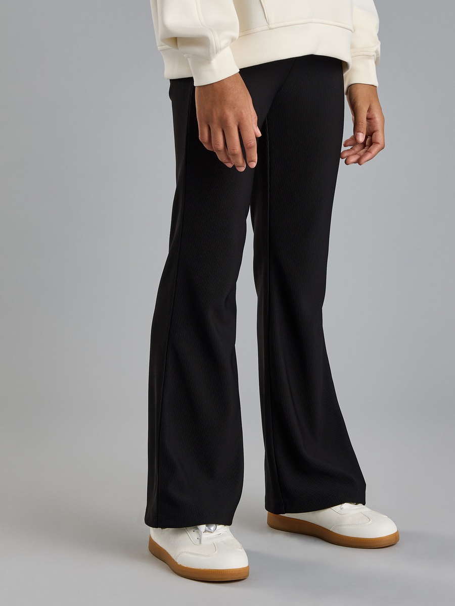 Ribbed Flared Leggings