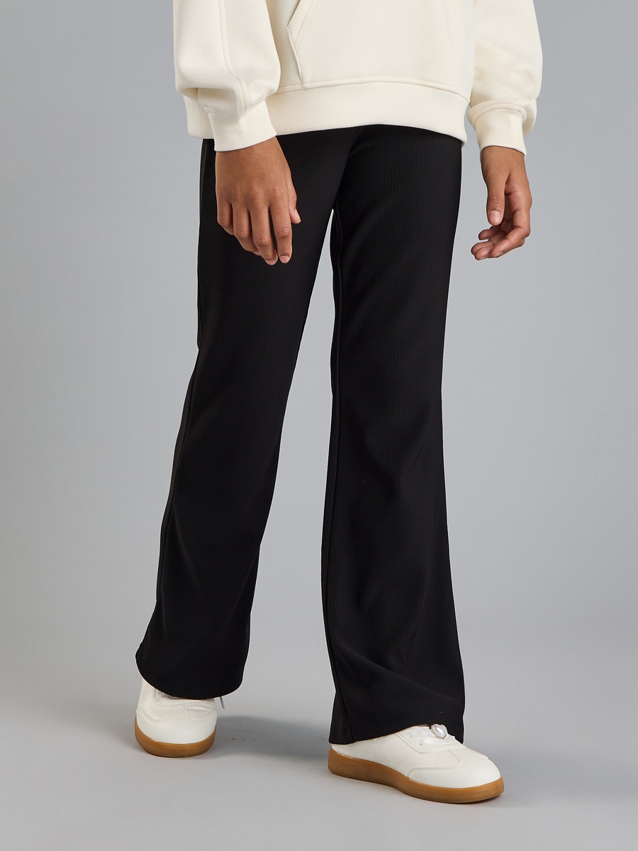 Ribbed Flared Leggings