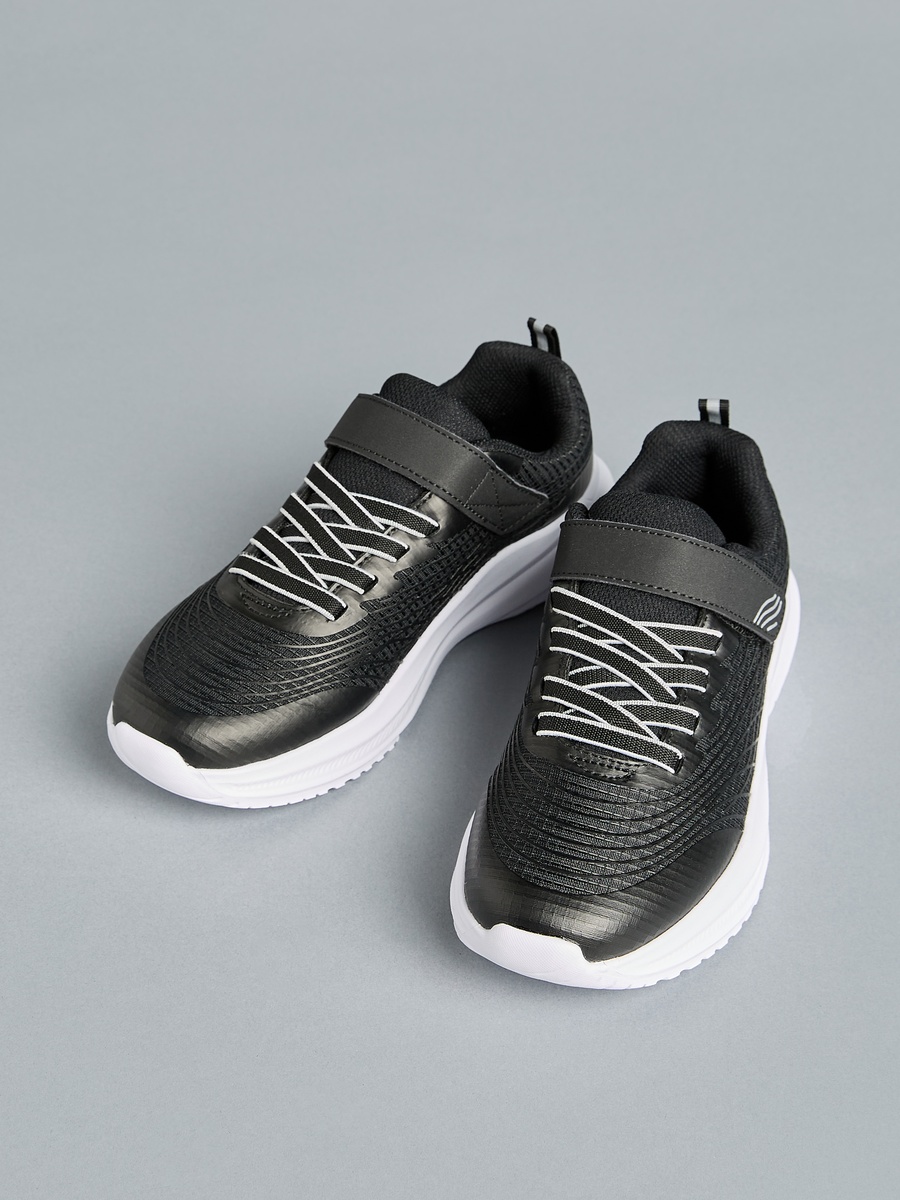 Textured Sports Shoes with Hook and Loop Closure
