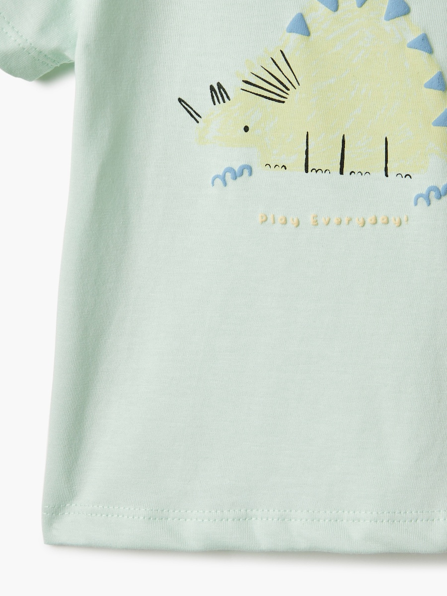 Graphic Print Crew Neck T-Shirt with Short Sleeves and Button Closure