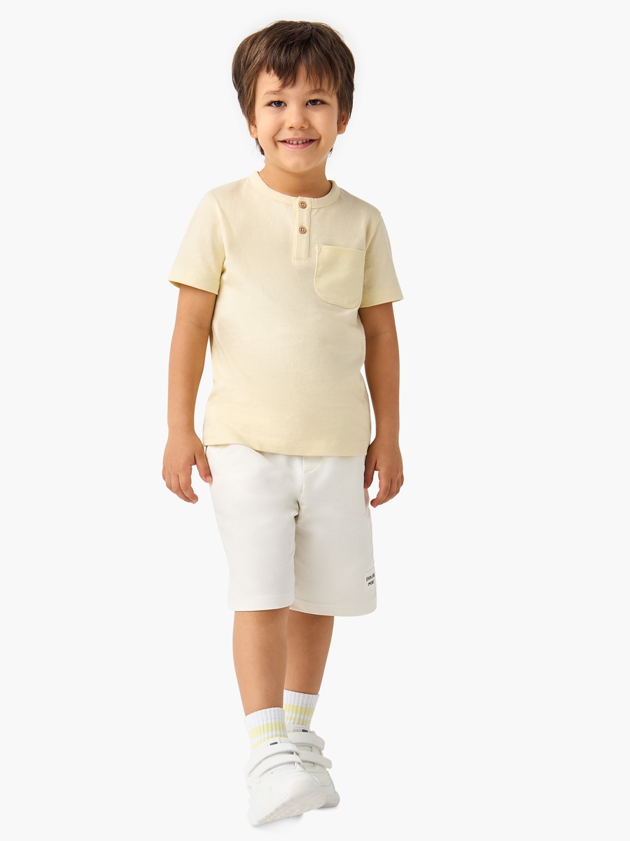 Solid Henley Neck T-Shirt with Short Sleeves and Pocket
