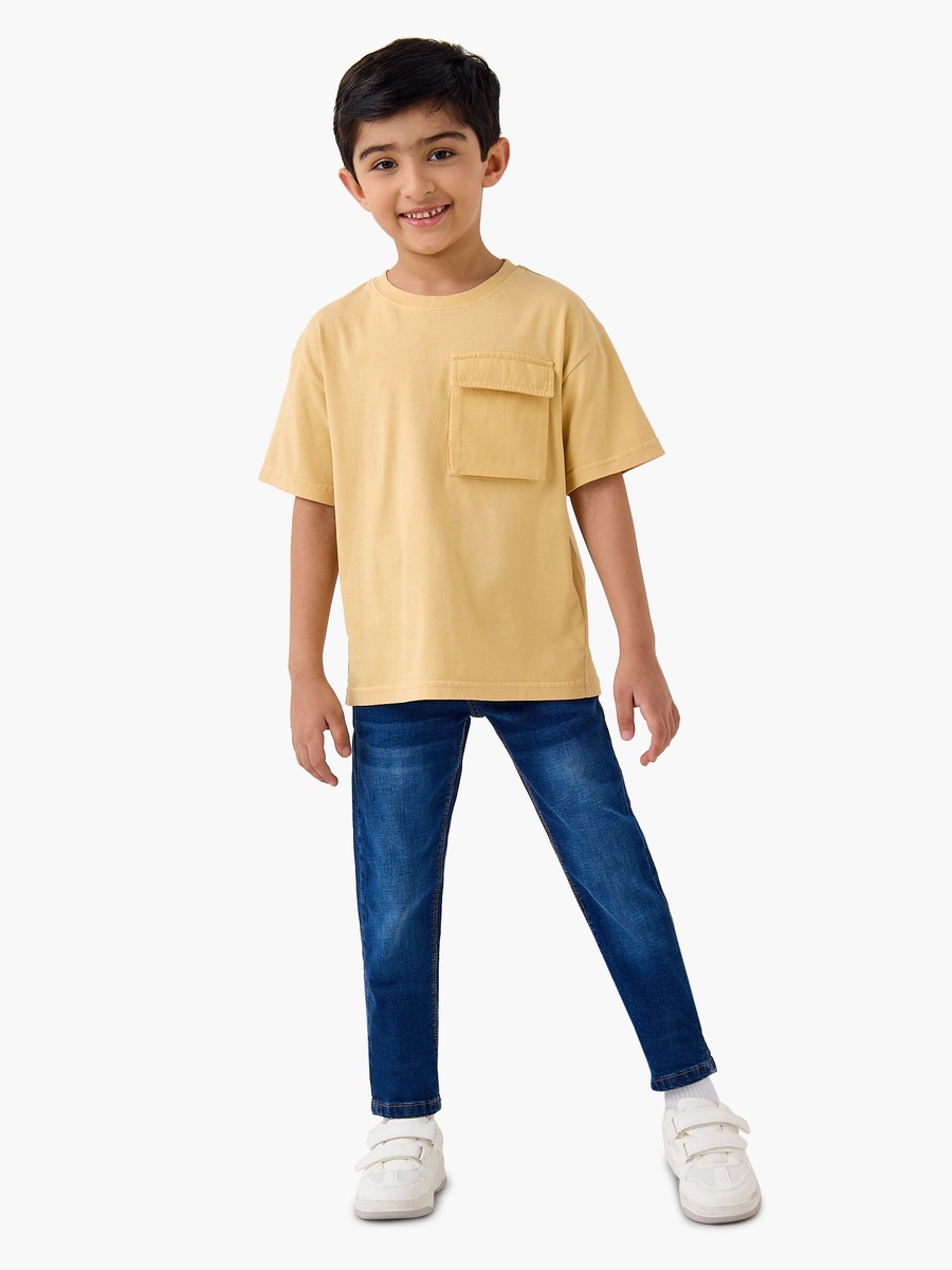 Solid T-Shirt with Short Sleeves and Flap Pocket