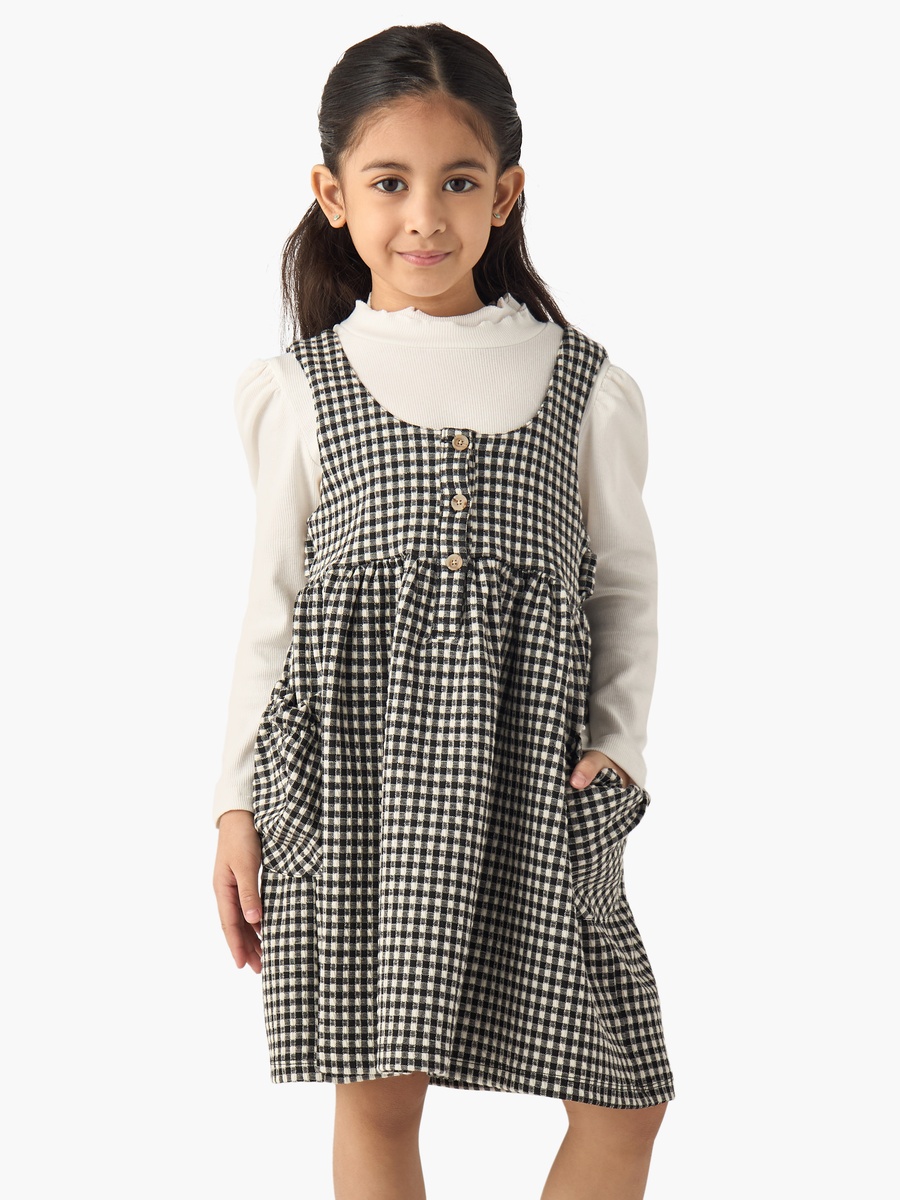 Solid Long Sleeves T-Shirt and Checked Pinafore Set