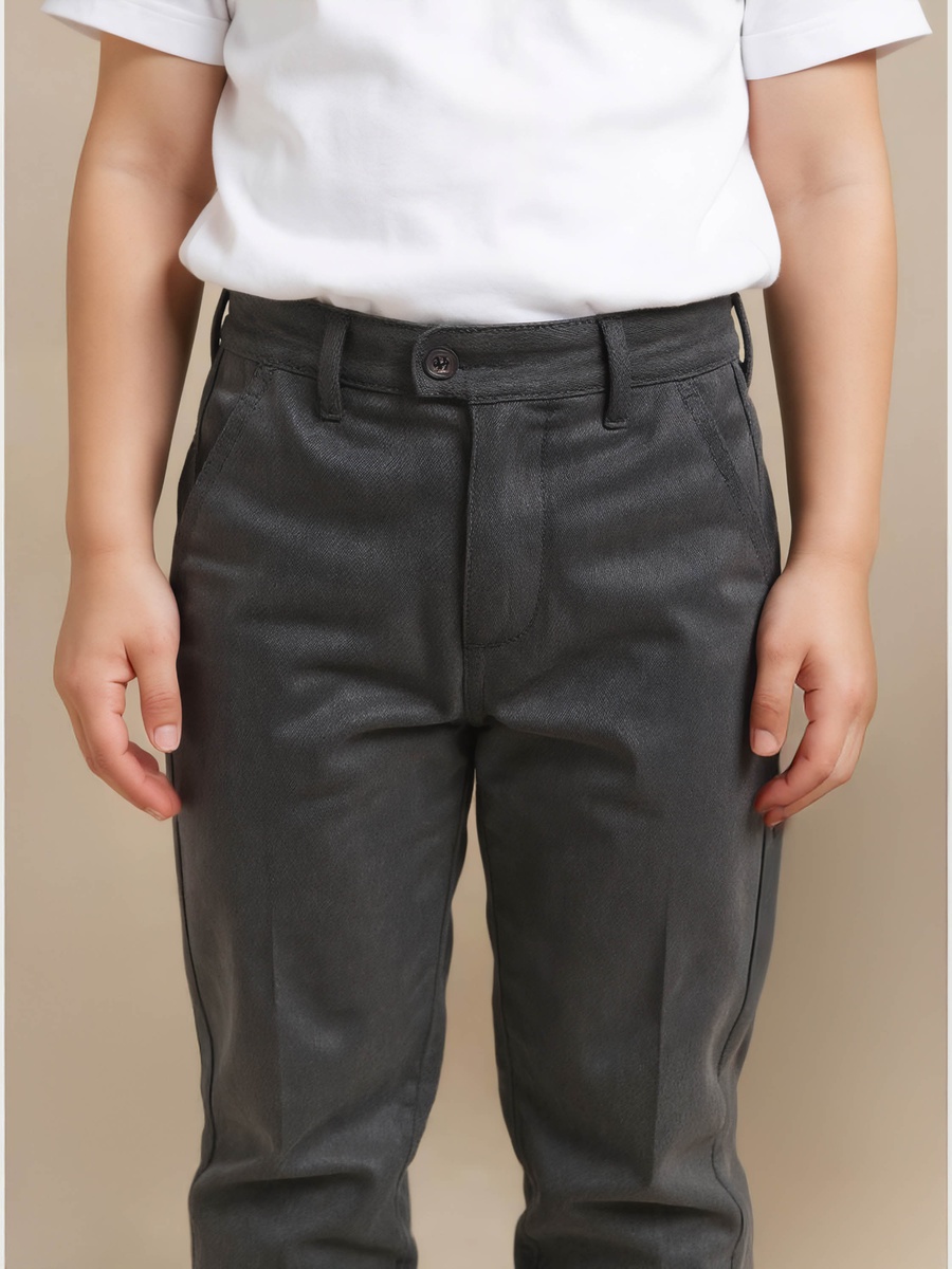 Solid Trouser with Button Closure and Pockets