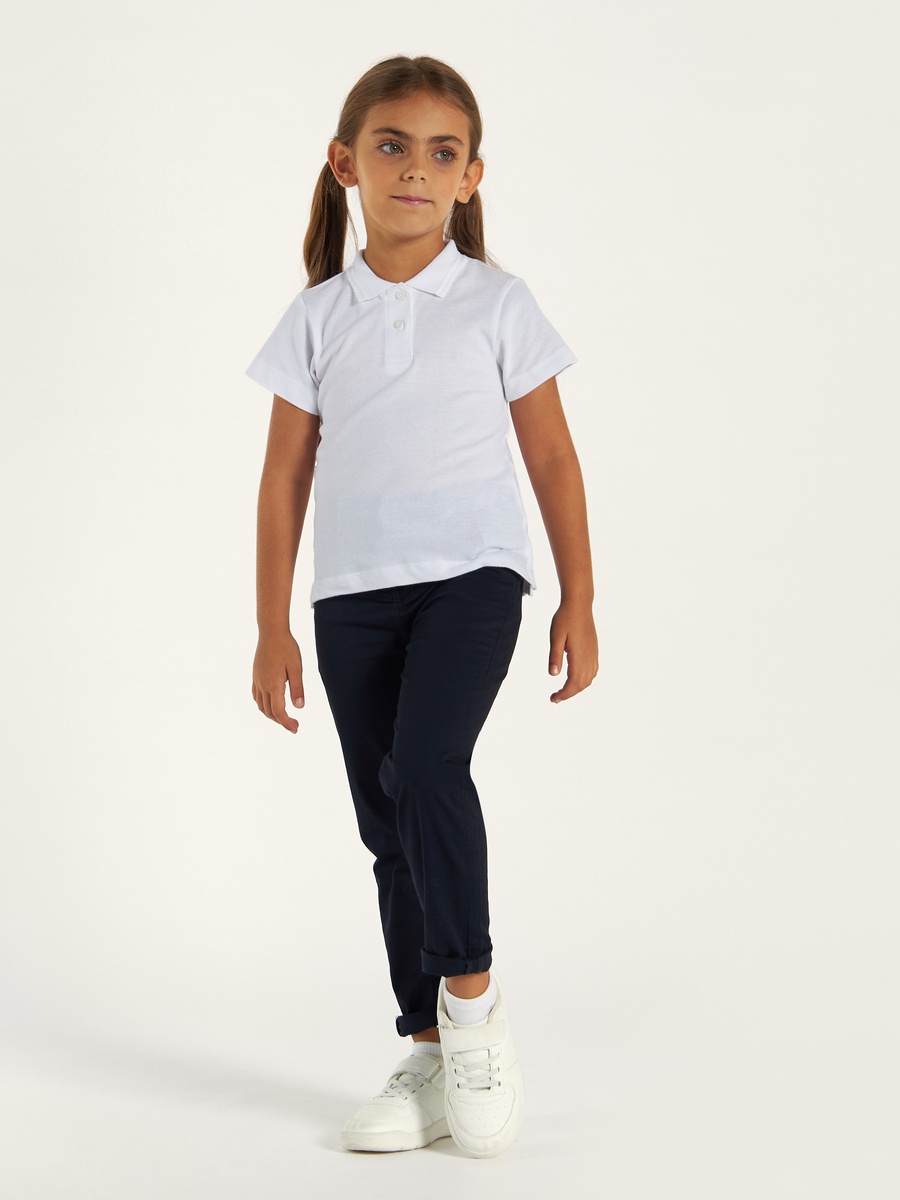 بنطال سادة بجيوب وإغلاق أزرار