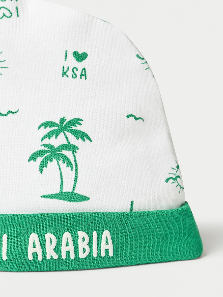 قبعة بيني بطبعات من جونيورز