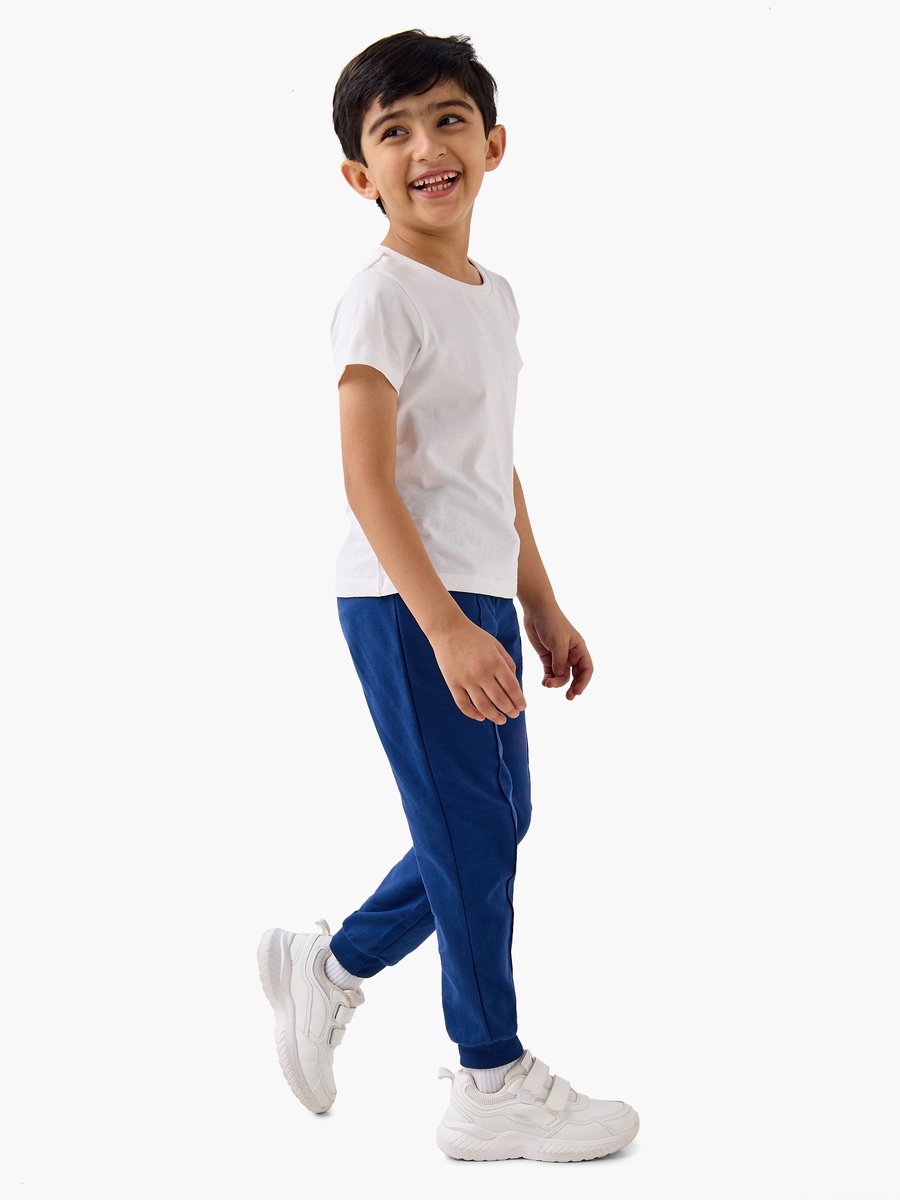 Solid Joggers with Drawstring Closure and Pockets