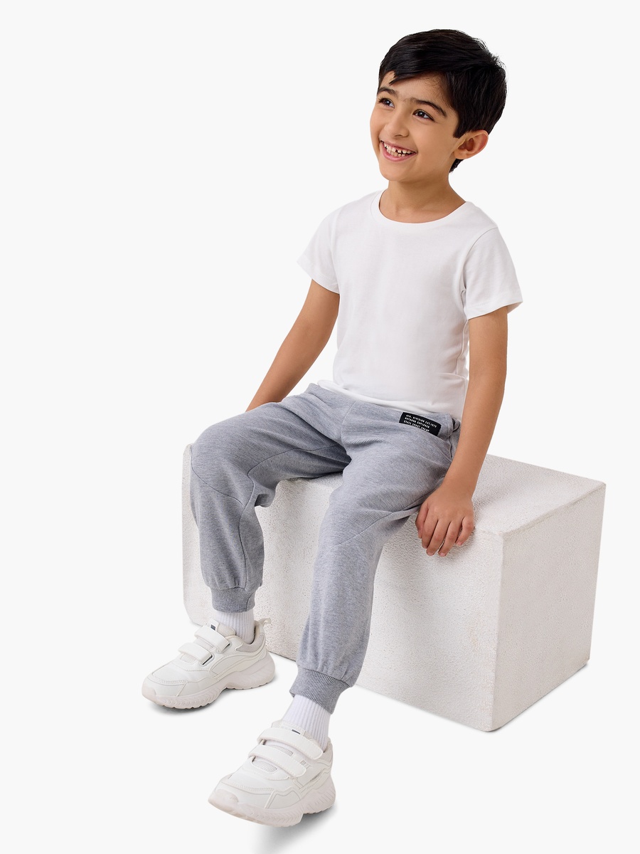 Solid Joggers with Drawstring Closure and Pockets