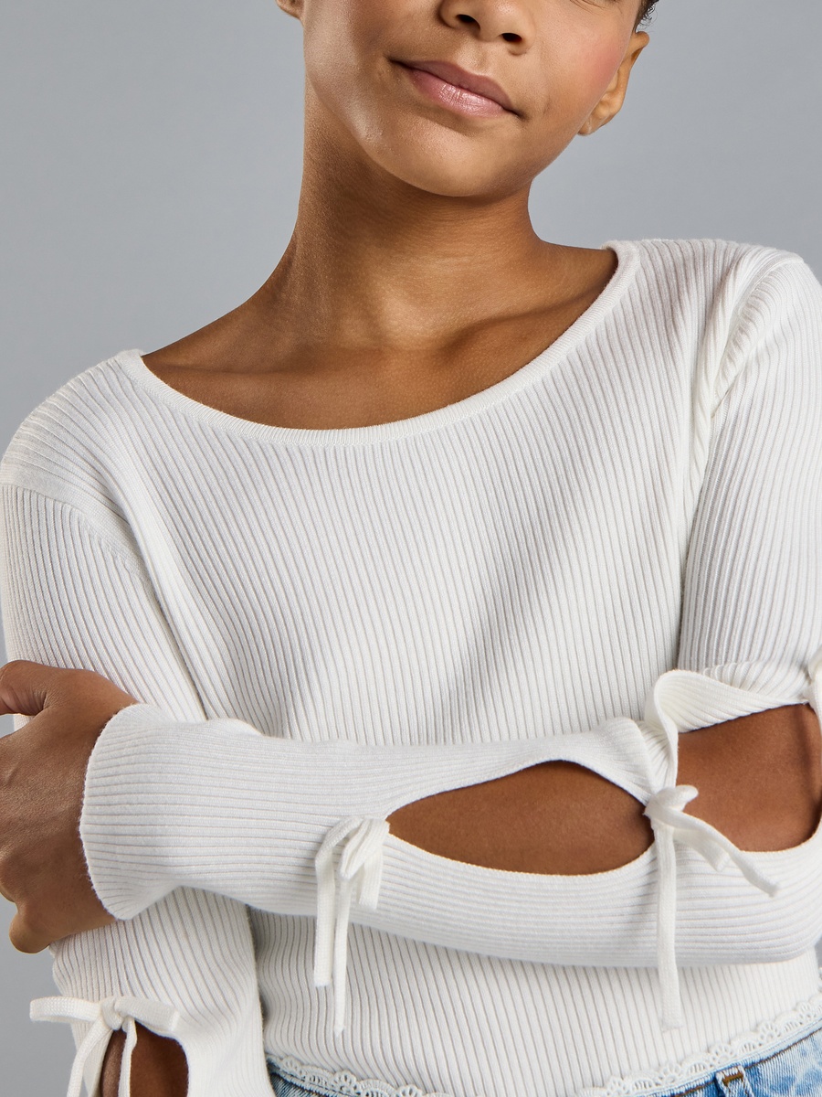 Ribbed Bow Accent T-Shirt