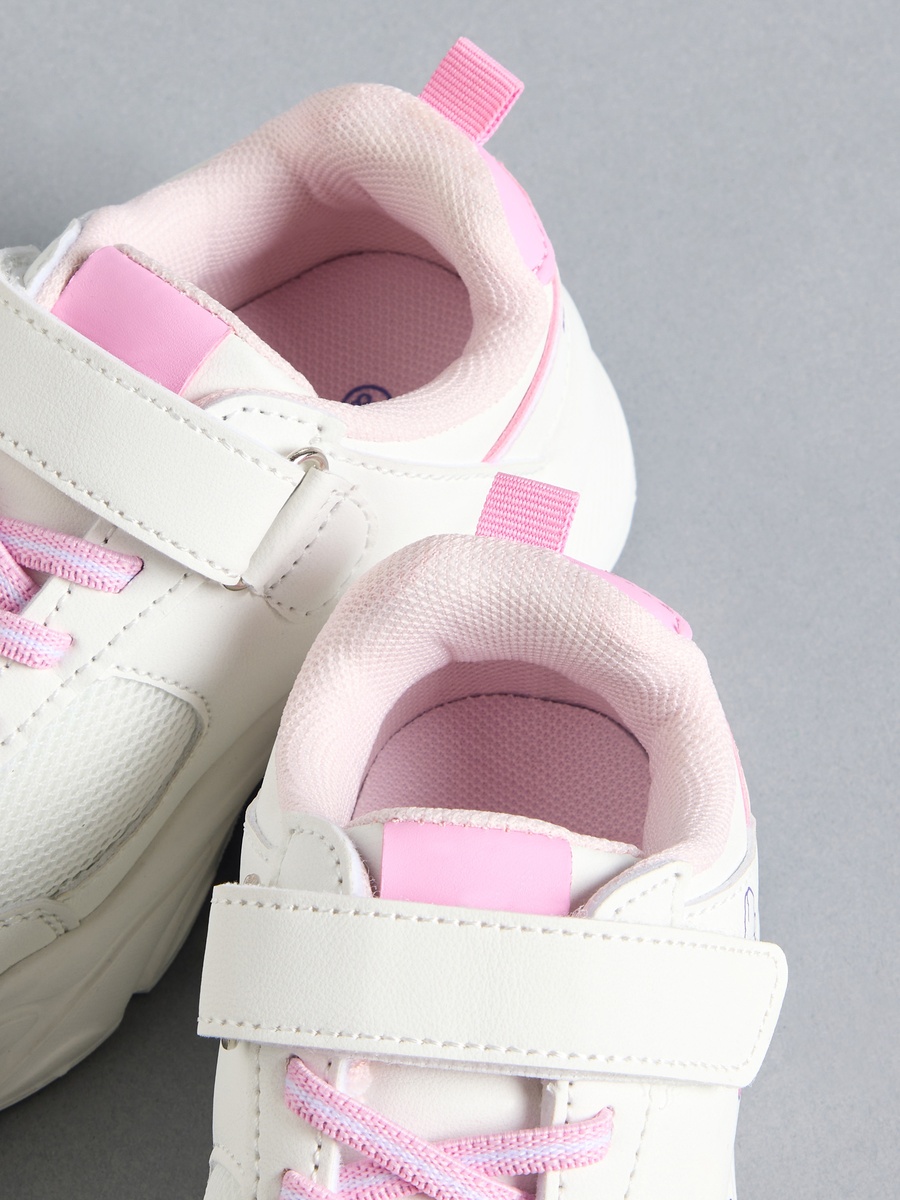 Hello Kitty and Friends Print Sneakers with Hook and Loop Closure