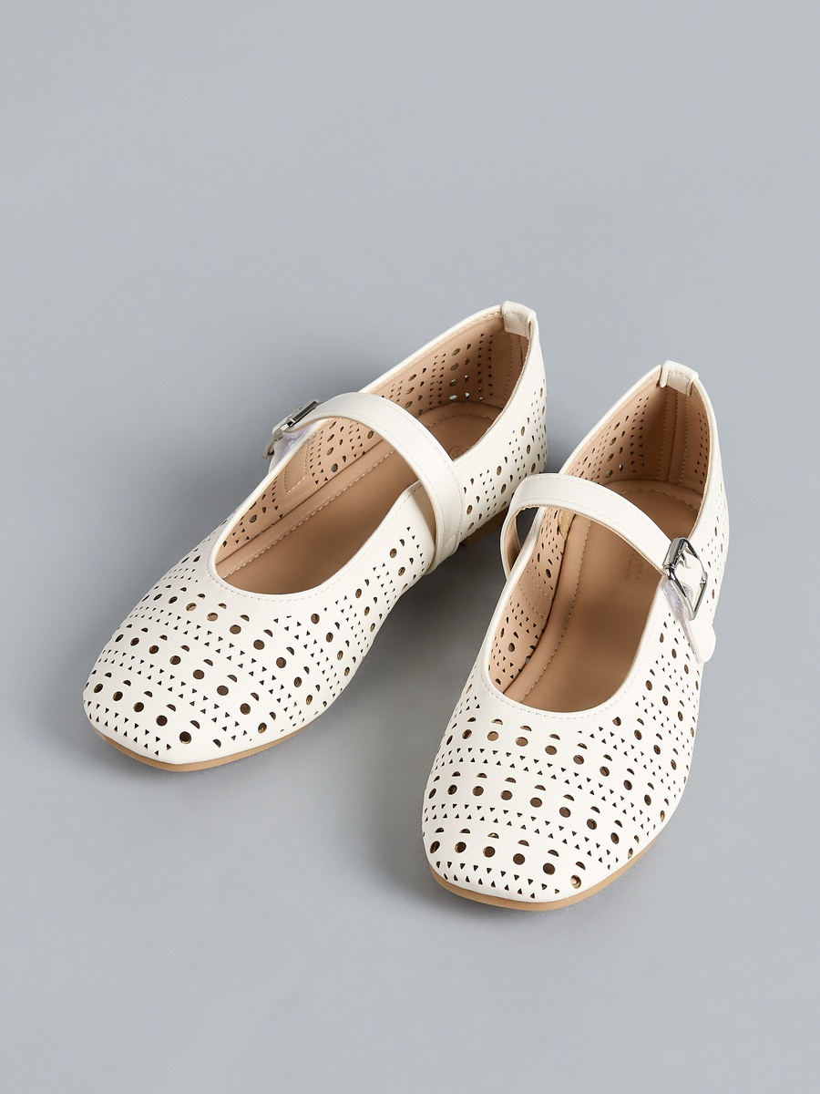 Cutout Detail Ballerina Shoes with Buckle Closure