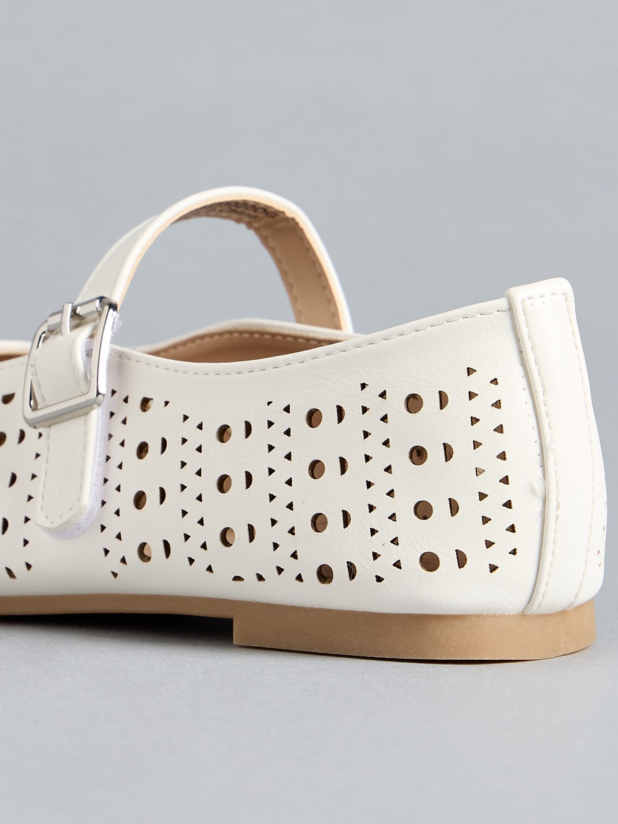 Cutout Detail Ballerina Shoes with Buckle Closure
