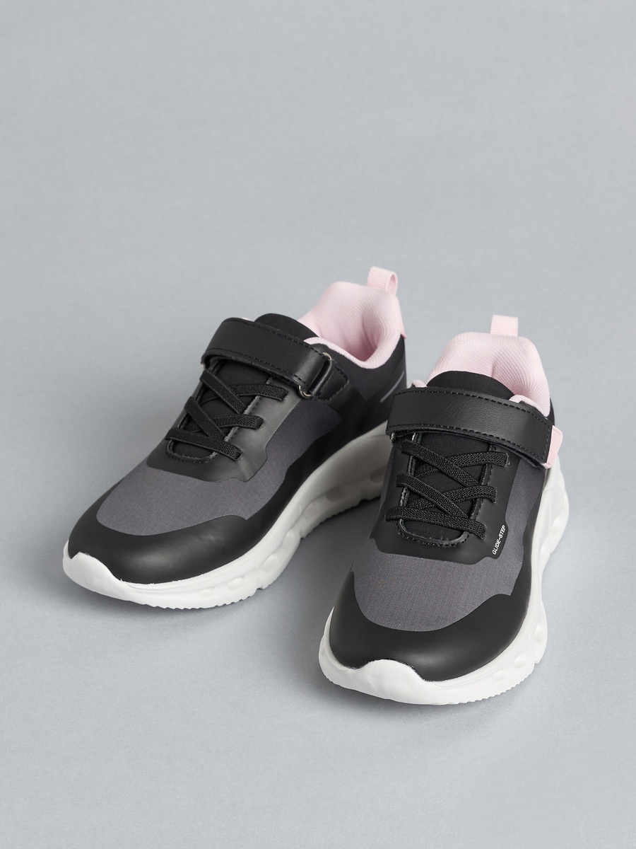 Panelled Sports Shoes with Hook and Loop Closure
