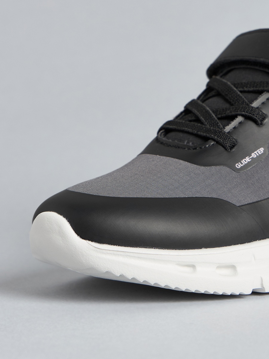 Panelled Sports Shoes with Hook and Loop Closure